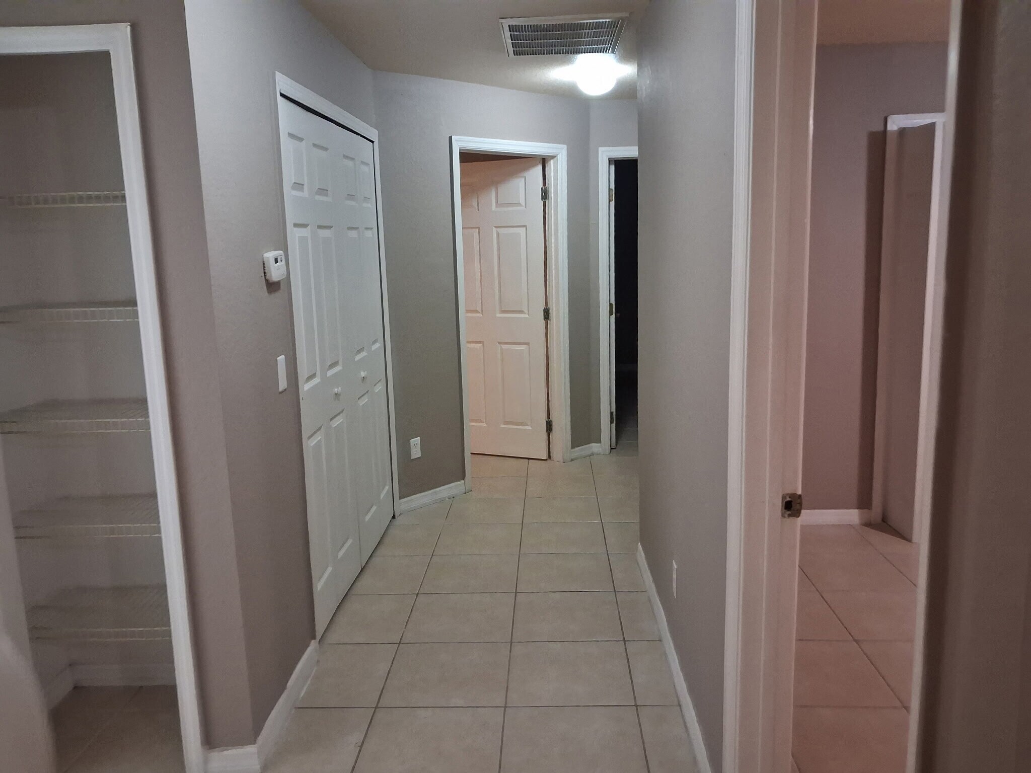 Building Photo - 5039 Locke Ln