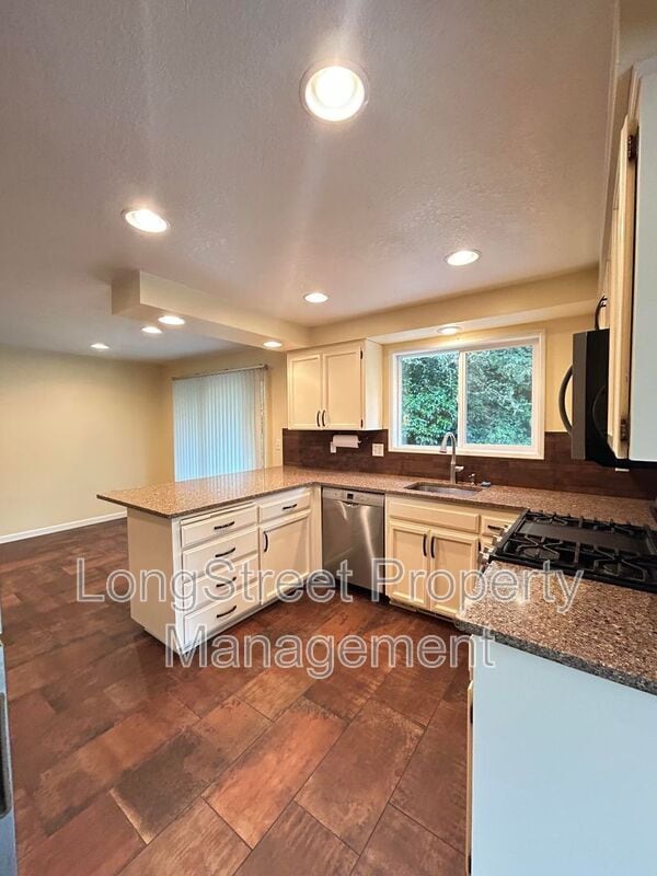 Building Photo - 3572 NW Satinwood St
