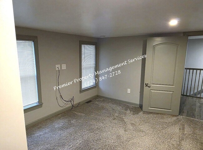 Building Photo - 1119 Riverside Dr
