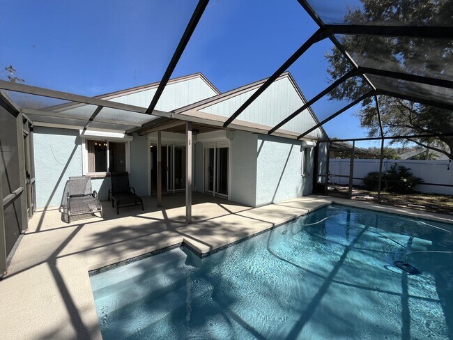 Building Photo - 3607 Cresta Ct
