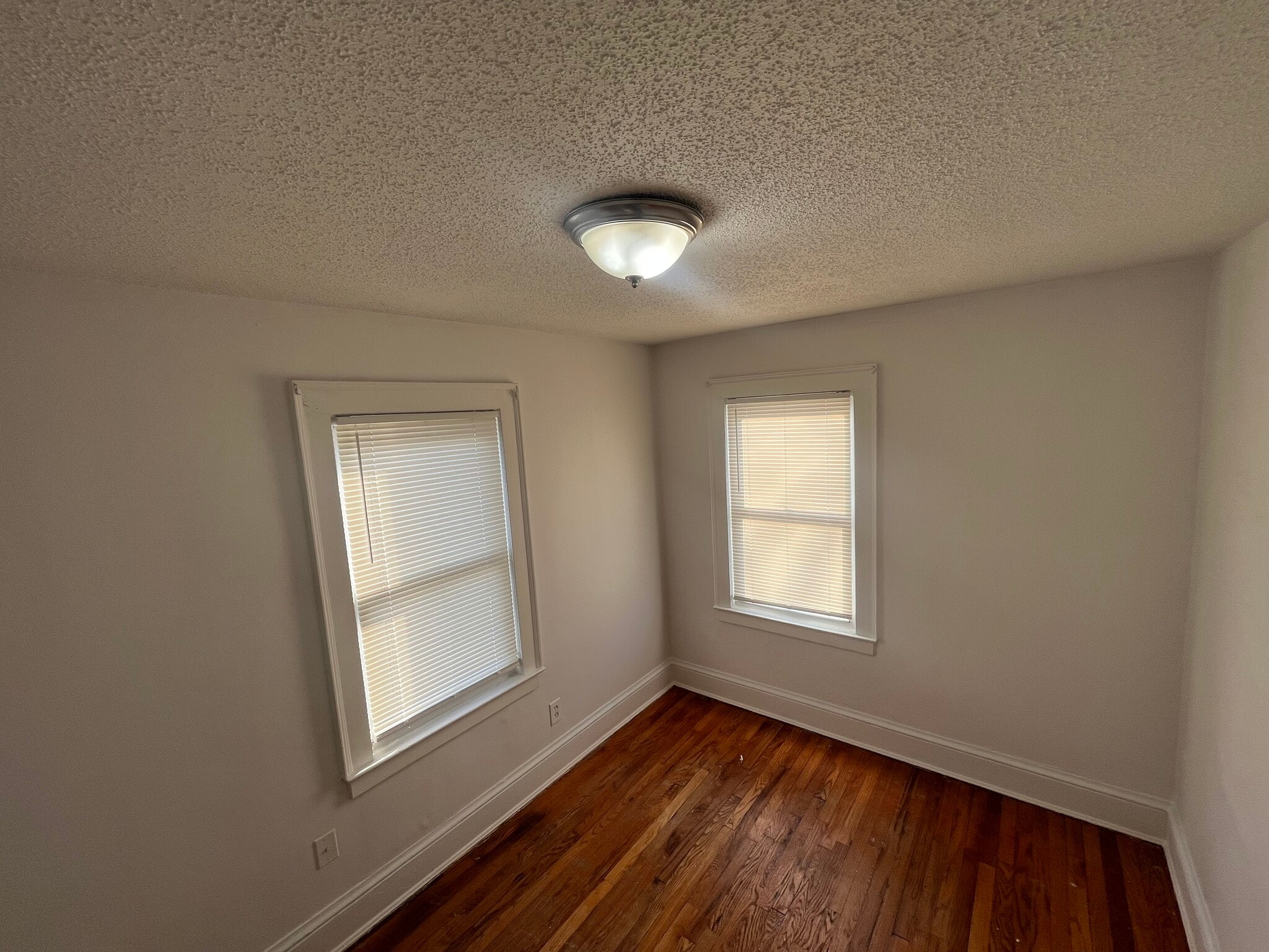 Building Photo - 131 Tolland St