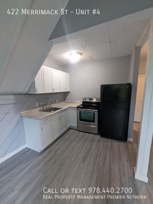 Primary Photo - 422 Merrimack St