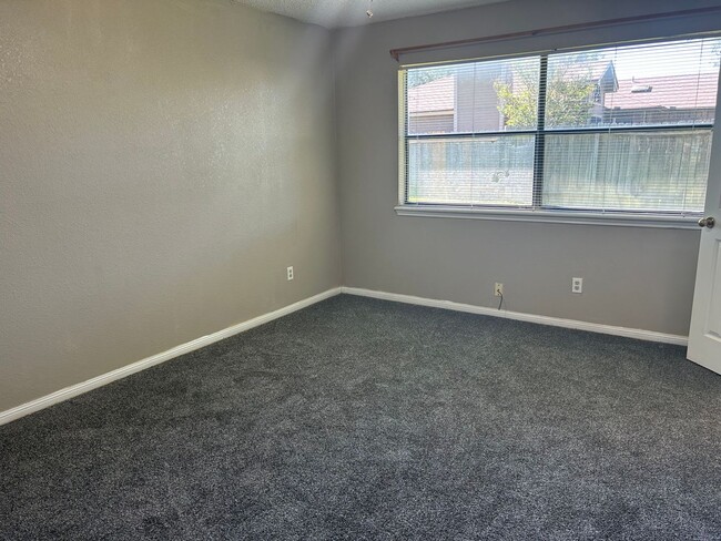 Building Photo - 7101 Premont Dr