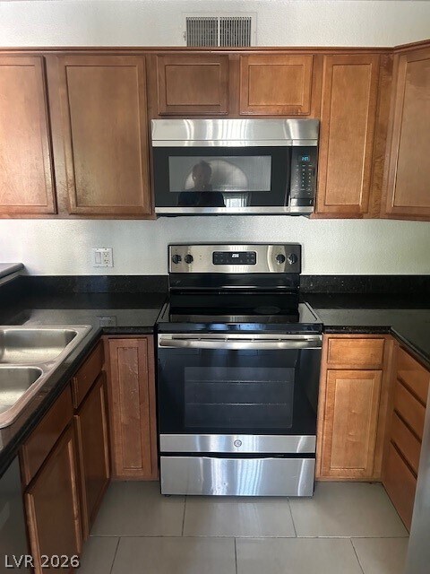 Building Photo - 3145 E Flamingo Rd