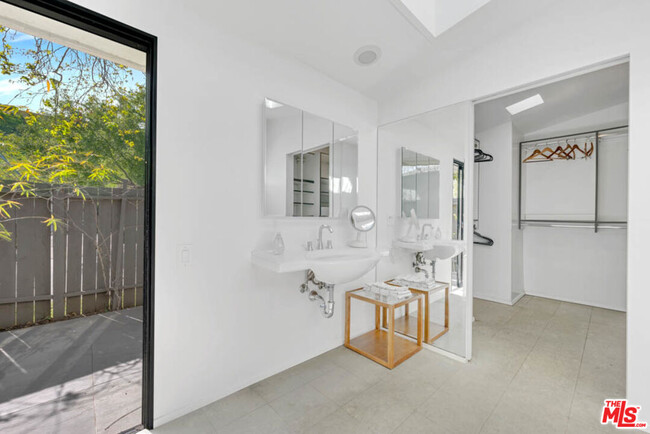Building Photo - 30611 Las Estrellas Dr