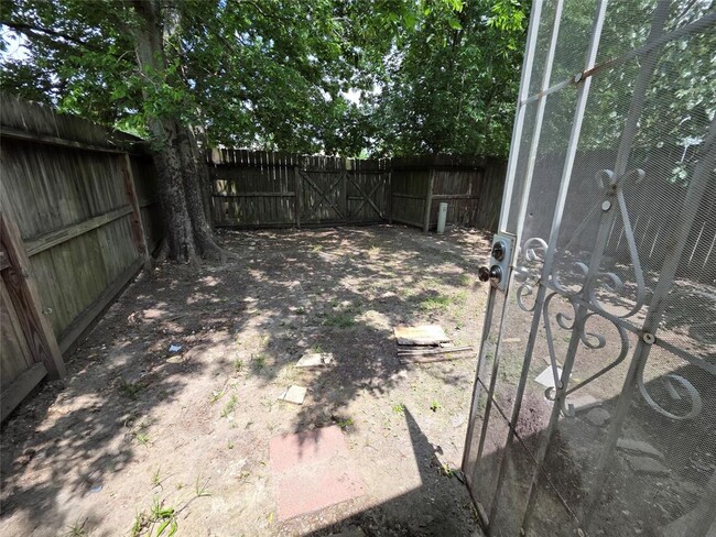 Building Photo - 12740 Shannon Hills Dr