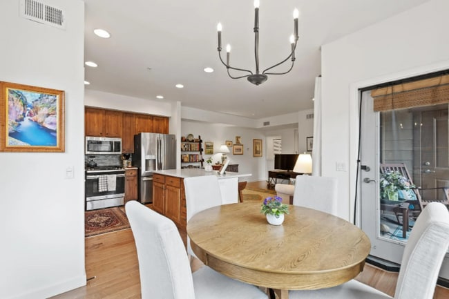 Building Photo - 6310 Locarno Dr