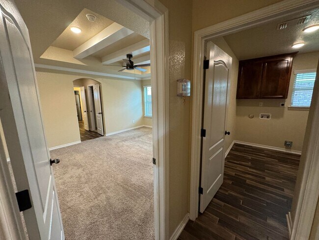 Building Photo - 5907 Verde Dr