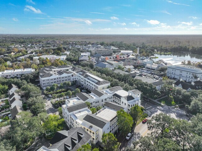 Building Photo - 4 Bedroom fully renovated Townhome in the Main Village of Celebration