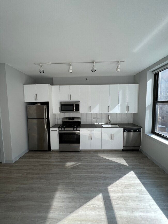 Building Photo - 331 S Wells St