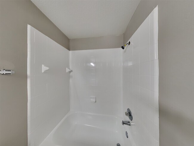 Building Photo - 7711 Cypress Edge Dr