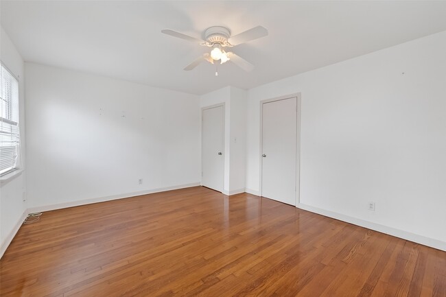 Building Photo - 2007 Antoine Dr