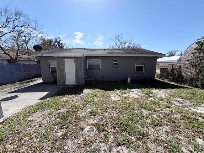 Building Photo - 2240 Jungle St