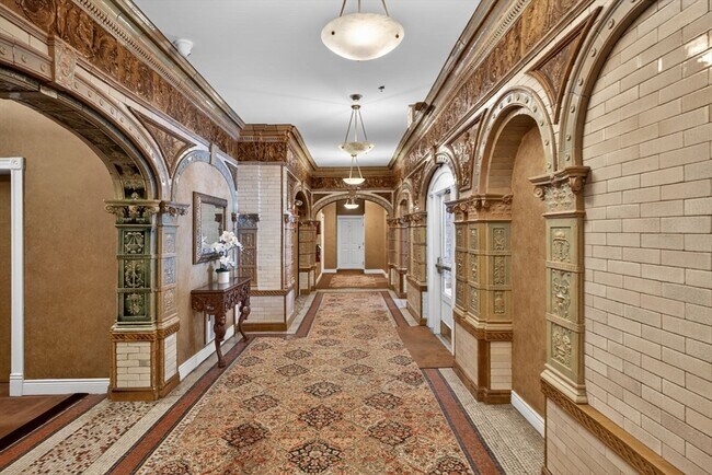 Building Photo - 4 Charlesgate E