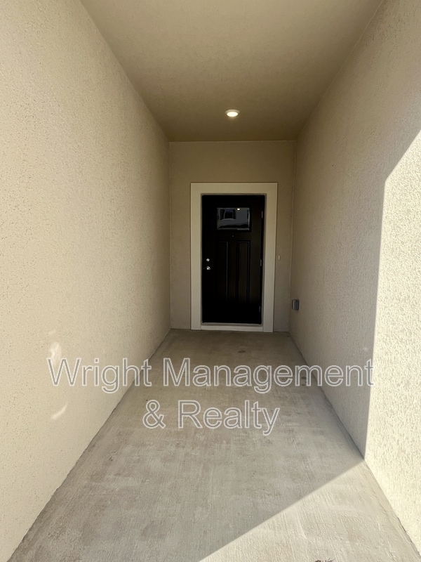 Building Photo - 36113 Risa Michele St