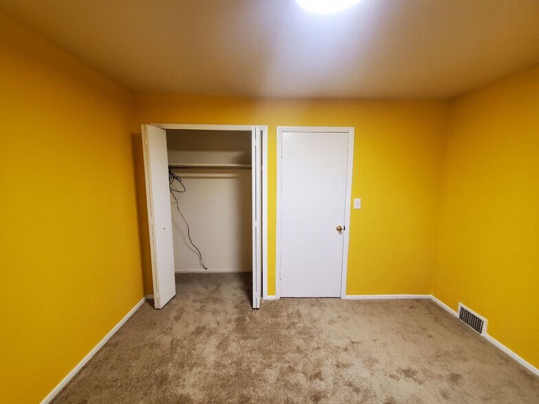 Building Photo - 23755 Banbury Cir