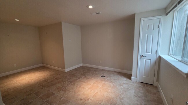 Building Photo - 4 Bedroom 3 Bath Plus Study/Office - Amazing Views! 55+ Only