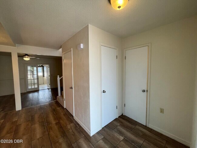 Building Photo - 1 Fair Oaks Cir