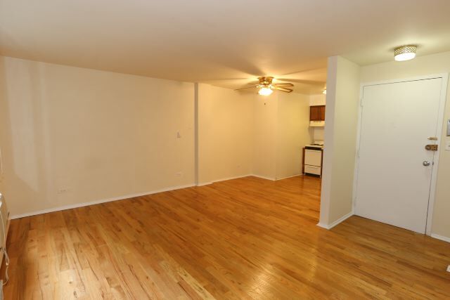 Building Photo - 1329 N Dearborn St