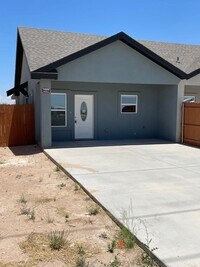 Building Photo - 1020