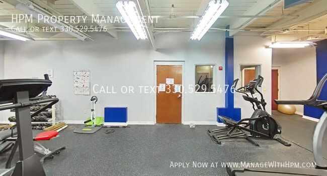 Building Photo - 1133 W 9th St