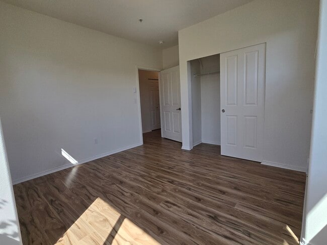 Building Photo - 14915 38th Dr SE