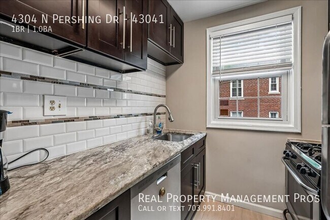 Building Photo - 4304 N Pershing Dr