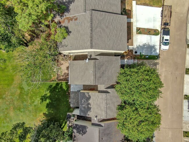 Building Photo - 12247 Trail Hollow Dr