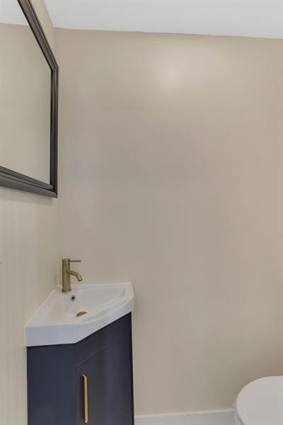 Building Photo - 407 Short Canal St