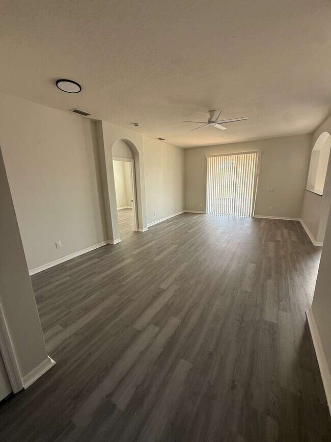 Building Photo - 1819 Lady Palm Ct