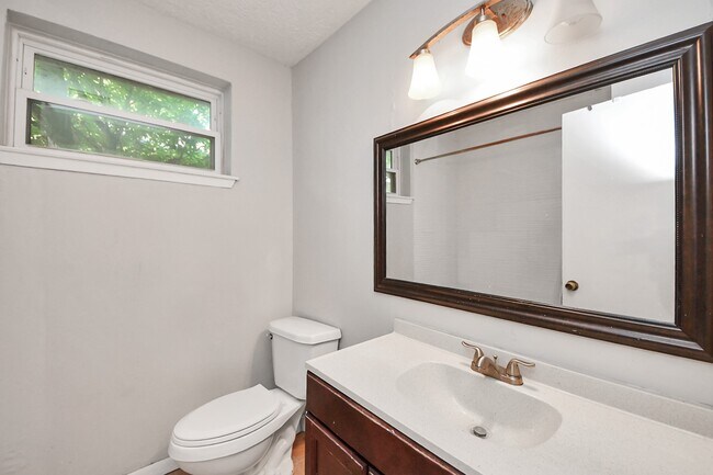 Building Photo - 12610 Chiswick Rd