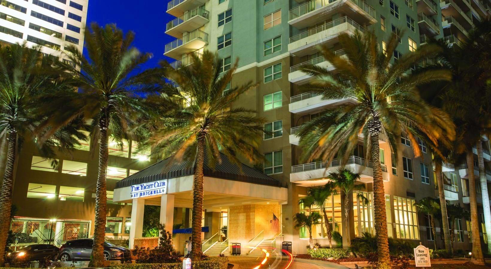 Building Photo - 1111 Brickell Bay Dr