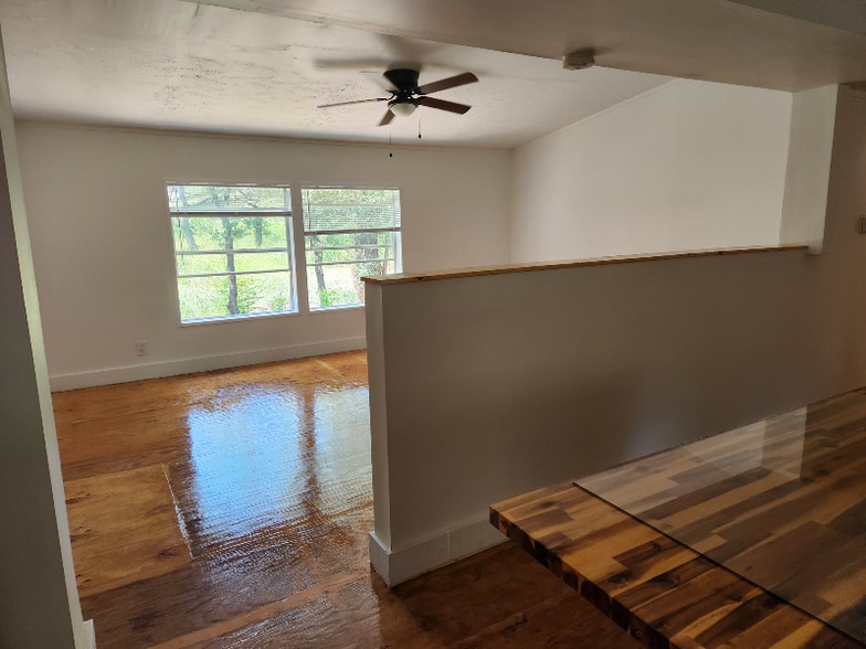 Building Photo - 5800 Sparta Rd