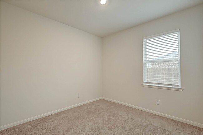 Building Photo - 305 Wayne County Dr