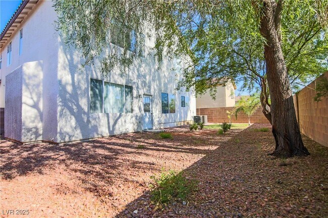 Building Photo - 166 Rocky Star St