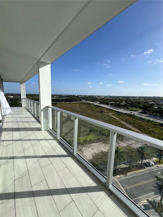 Building Photo - 2000 Metropica Wy