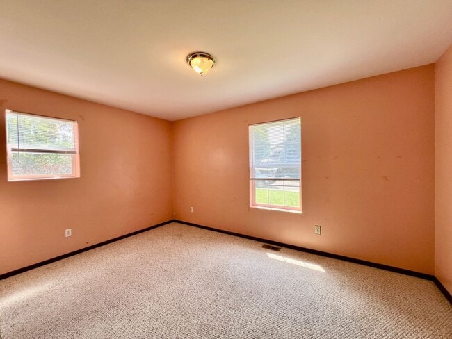 Building Photo - Single Family Home in Silt for Rent