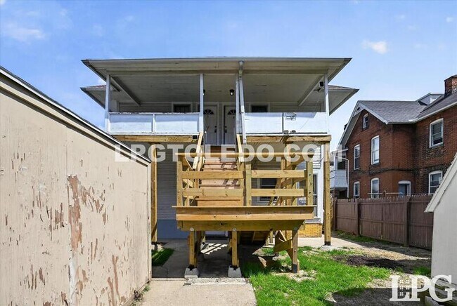 Building Photo - 414 Platt St