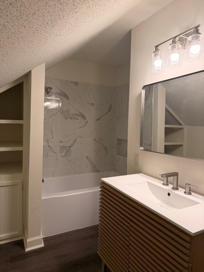 Building Photo - 1213 N 32nd Ave