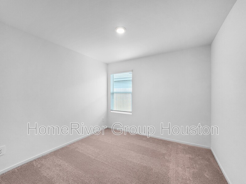 Building Photo - 16480 Blossom Grv Dr