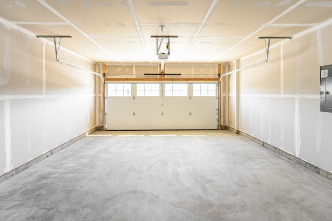 Building Photo - 4930 Pebble Ct