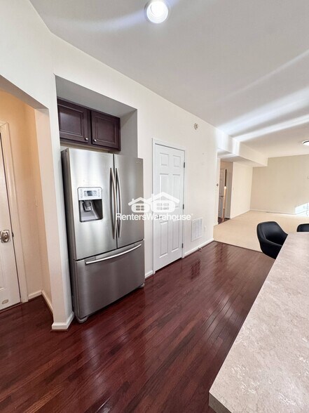 Building Photo - 3238 Ridgeway Pl