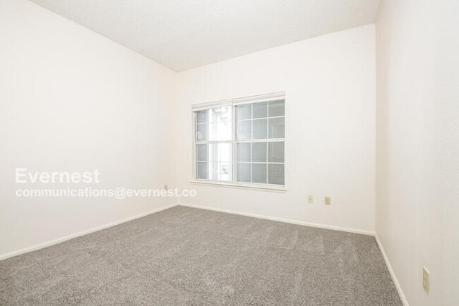 Building Photo - 7476 Singing Hills Dr