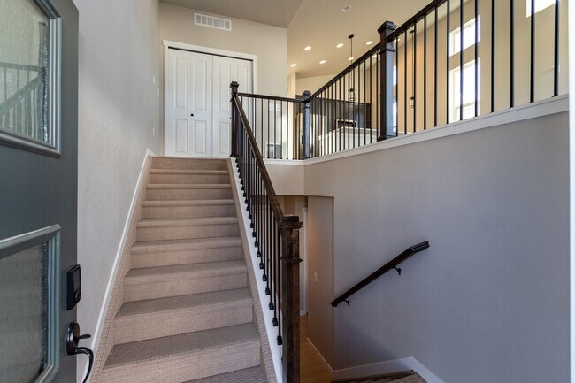Building Photo - BEAUTIFUL MIDTOWN COLLECTION at PATHWAYS H...