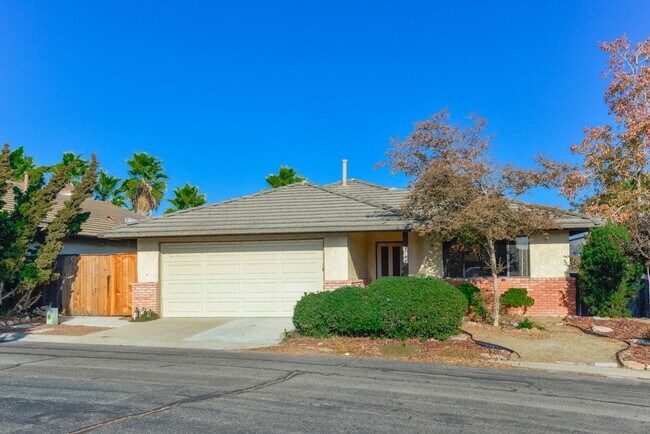 Primary Photo - Remodeled Home in Cimarron with Amazing Vi...