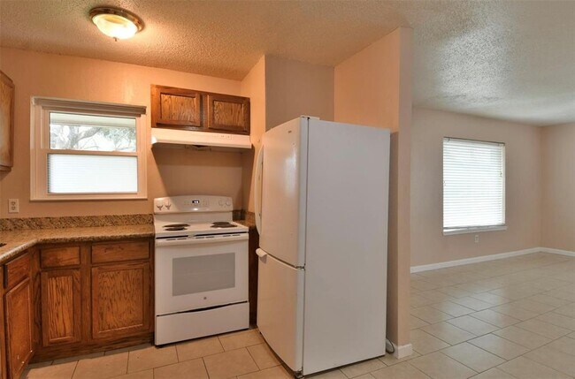 Building Photo - 904 Mabry St