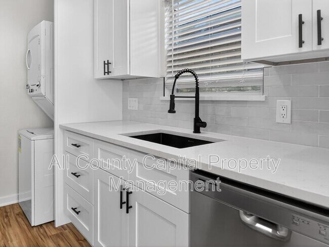 Building Photo - 3432 Willowrun Dr