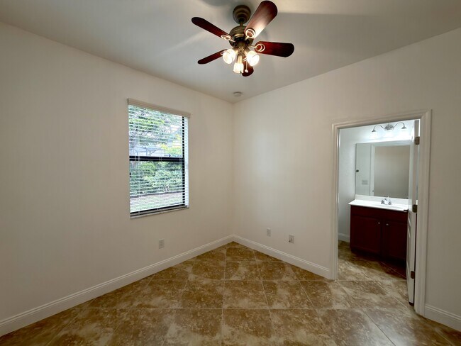 Building Photo - 9368 Via Murano Ct