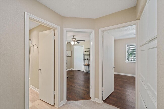 Building Photo - 13314 Briar Hollow Dr