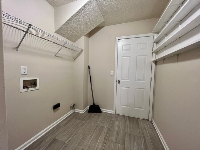 Building Photo - Behind the Gates: A Corner-Lot 4 bedroom, 2 bath Retreat in Coveted Pace Island!!